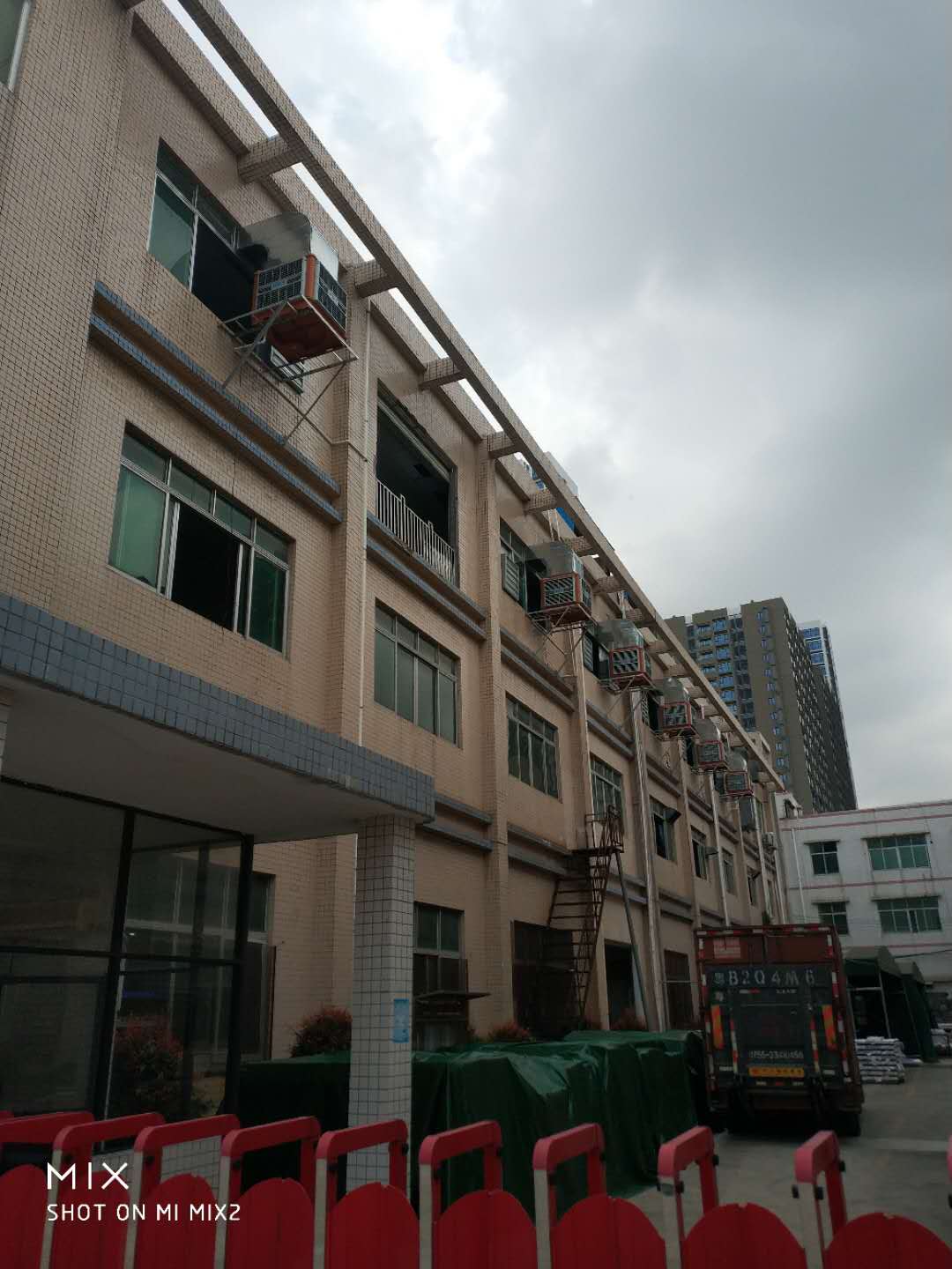 如何給高溫車間通風(fēng)降溫？